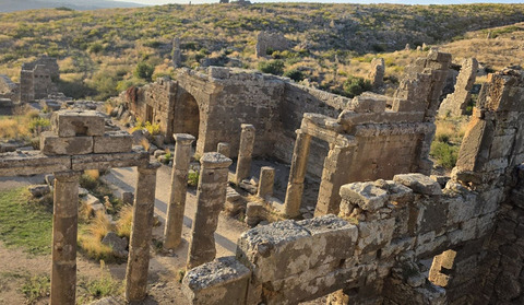 Древний город Лирбе (Lyrbe), также известный как Селевкия (Seleukeia)